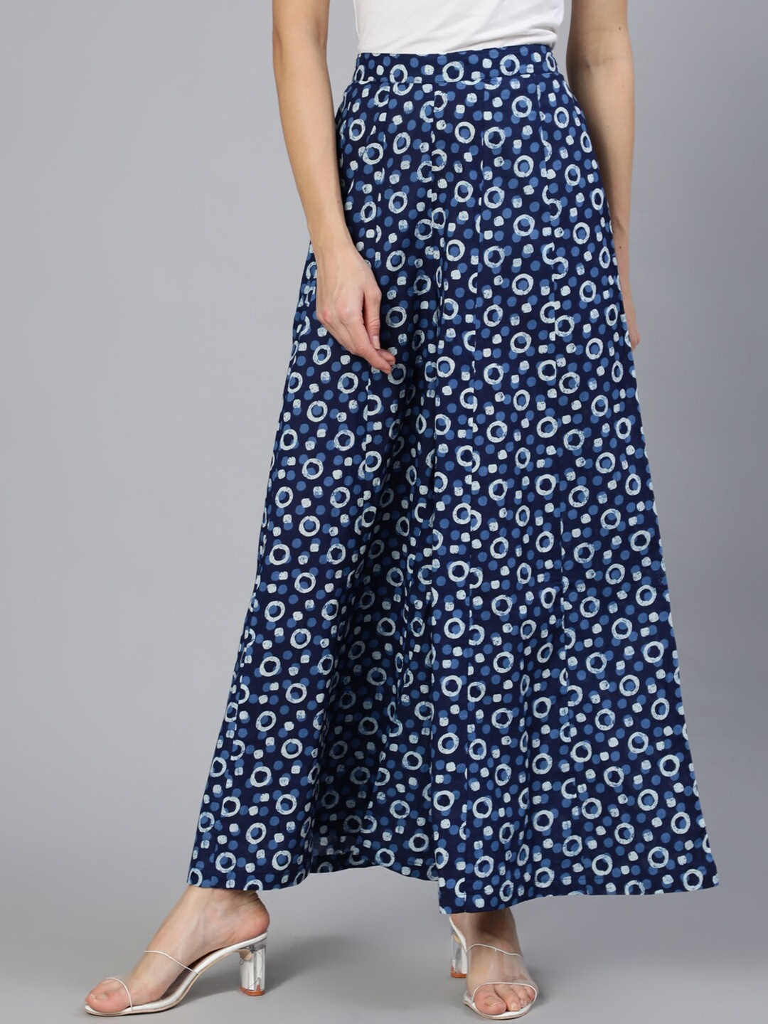 

Nayo Women Navy Blue And White Geometric Printed Flared Cotton Palazzo
