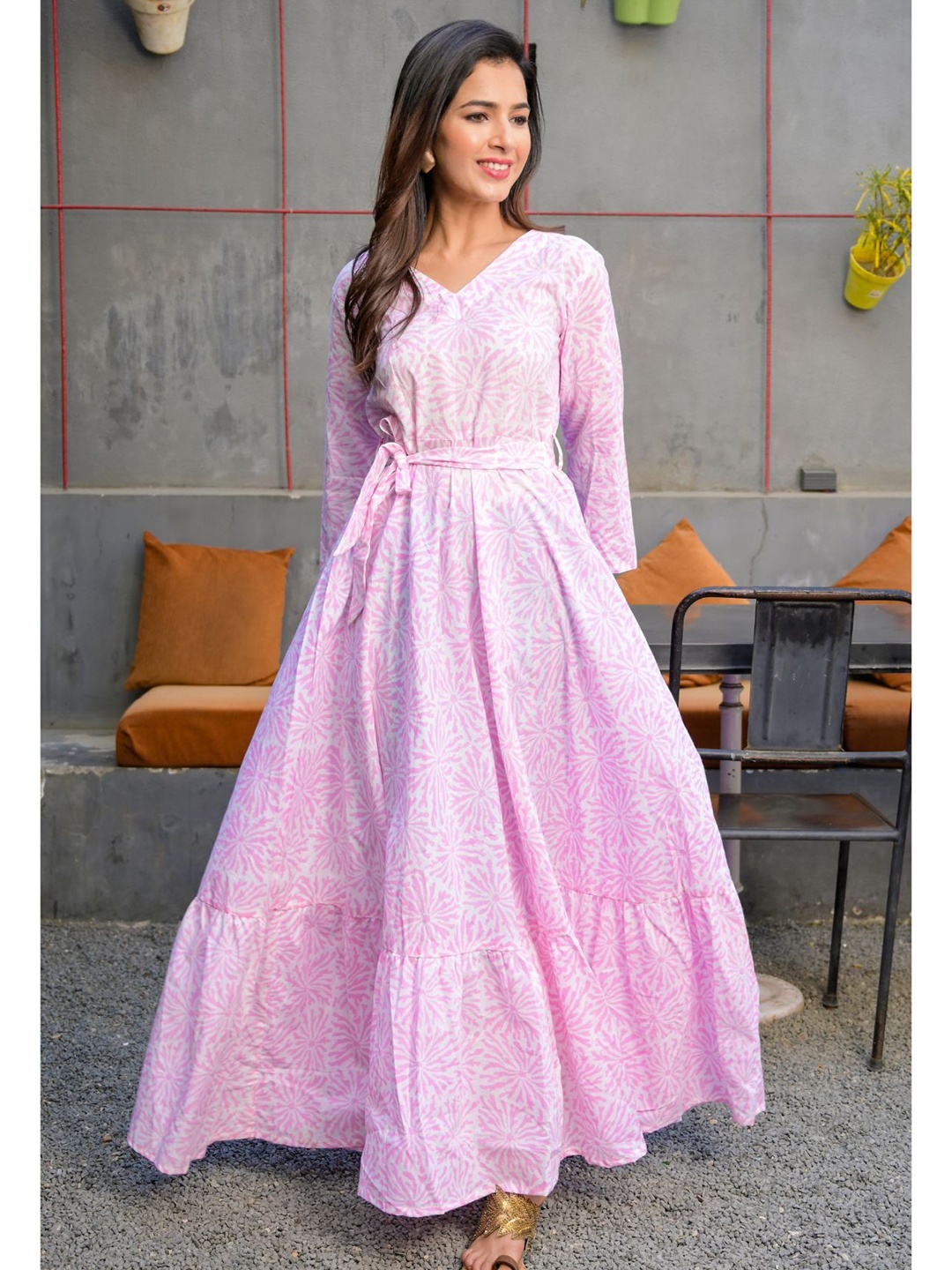 

Rangpur Pink & White Floral Flared Maxi Dress
