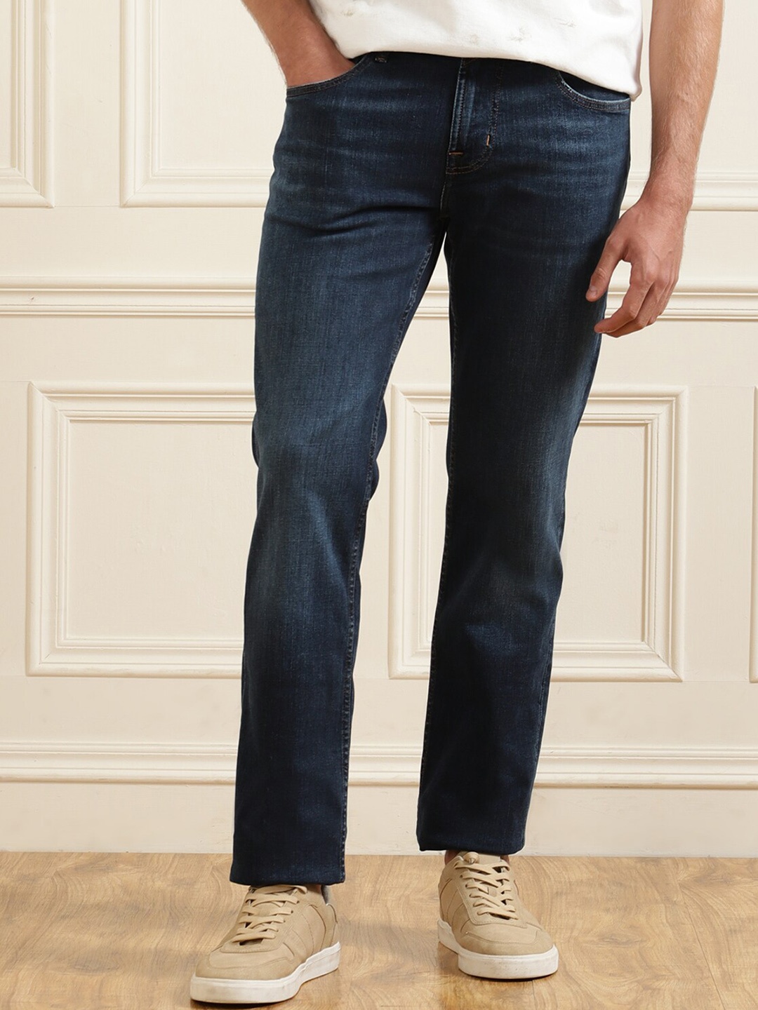 

7 For All Mankind Men Blue Light Fade Stretchable Jeans