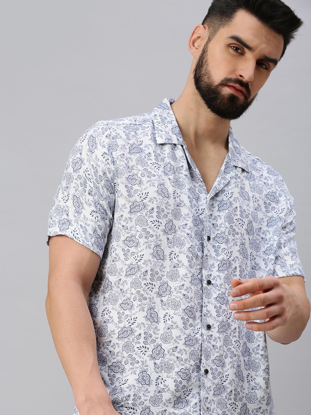 SHOWOFF Men White Comfort Floral Printed Casual Shirt
