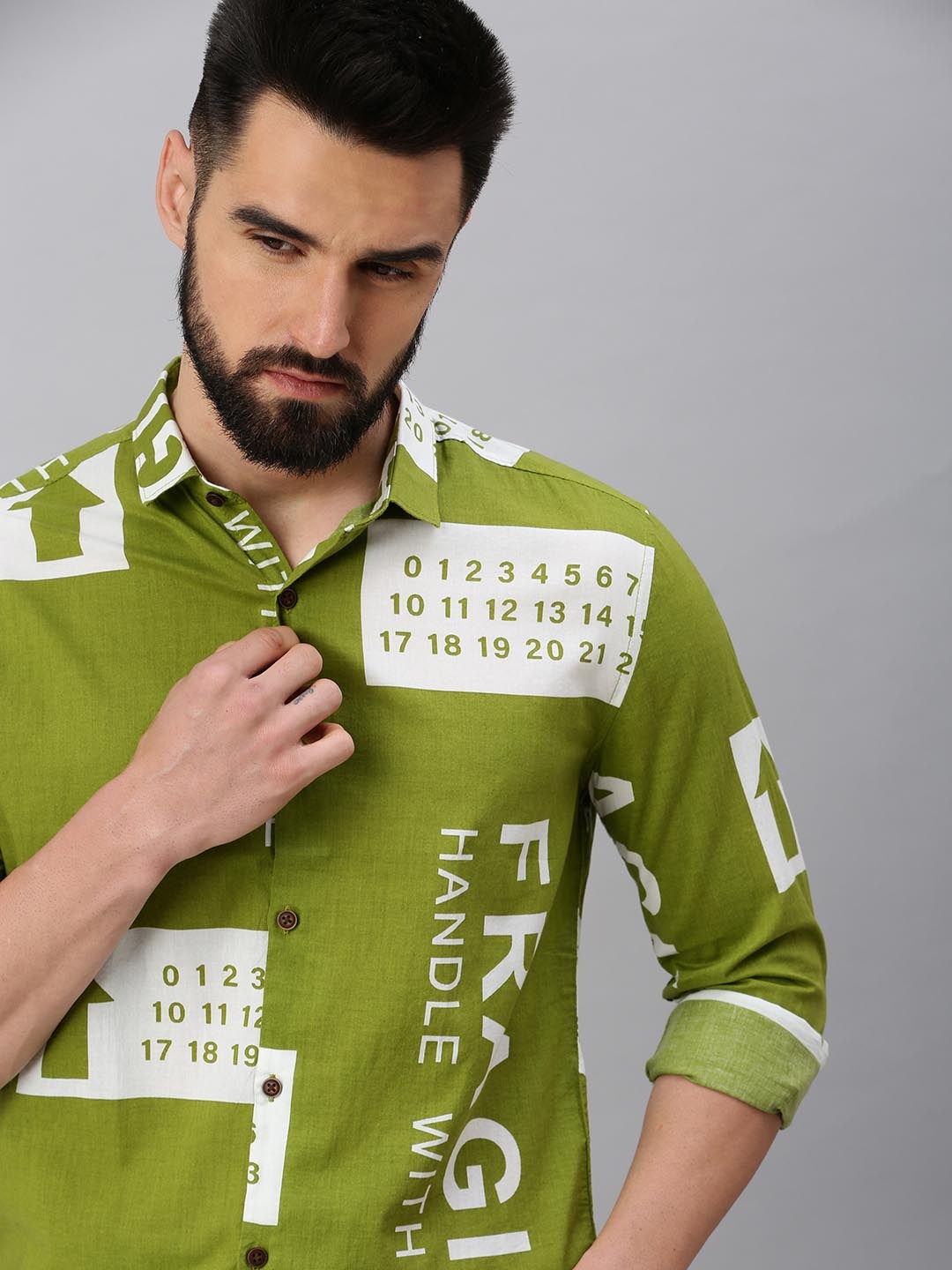 

SHOWOFF Men Olive Green Comfort Printed Casual Shirt