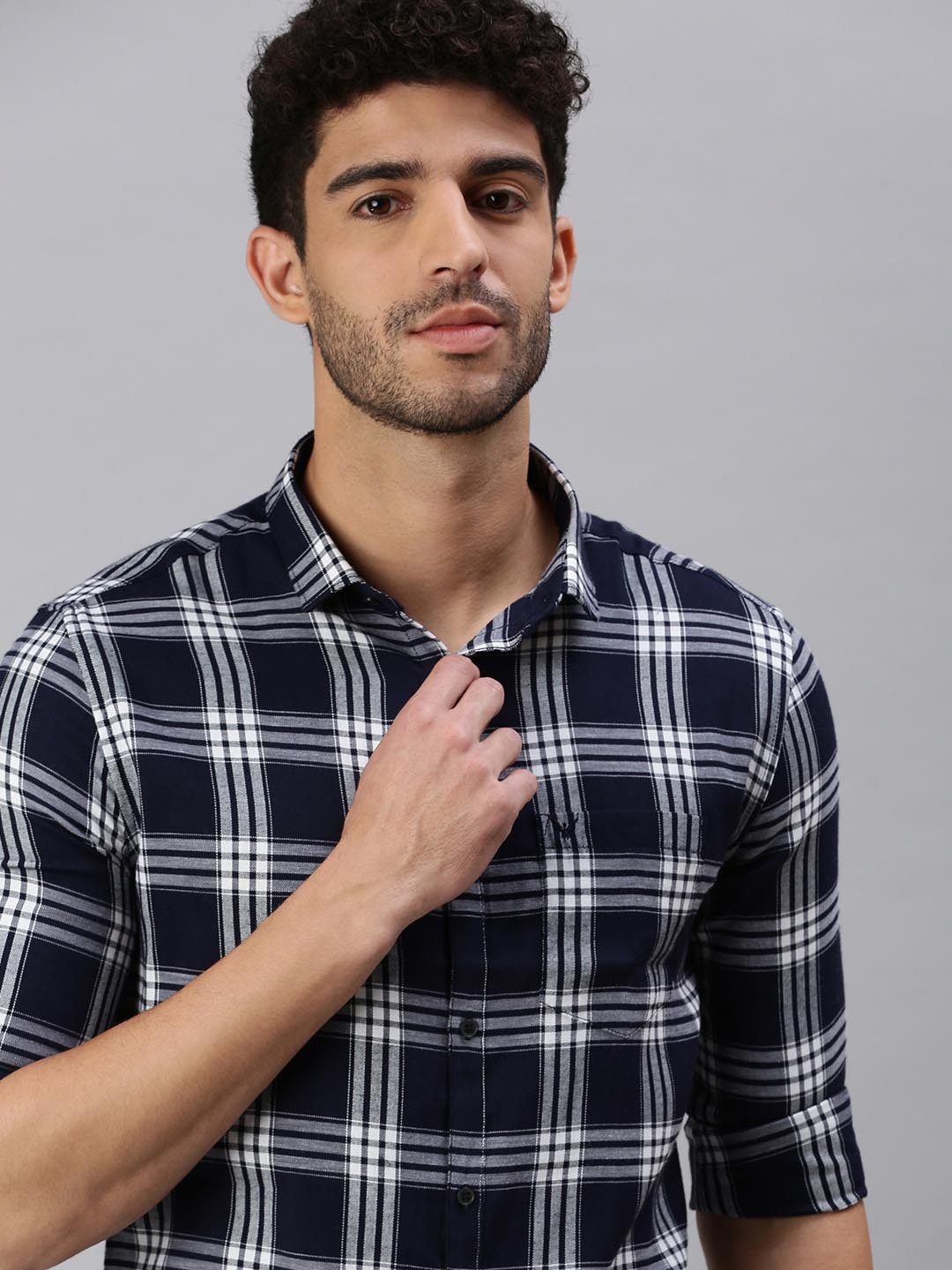 

SHOWOFF Men Comfort Gingham Checked Casual Shirt, Navy blue