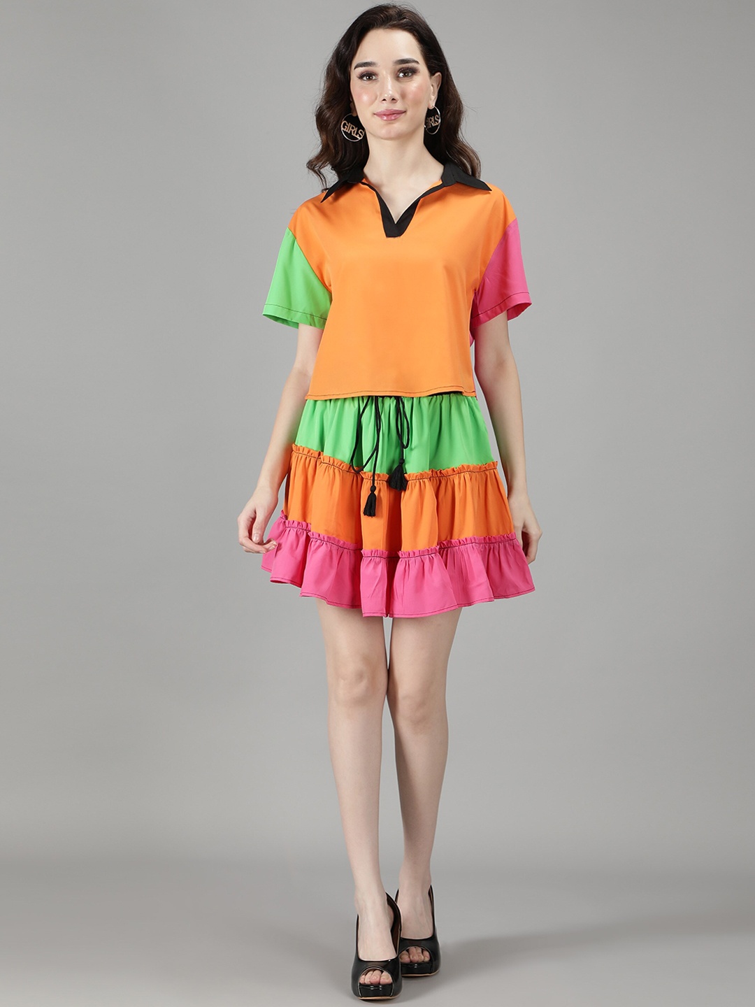 

MINGLAY Woman Orange Flared Tired Midi Multi Dress