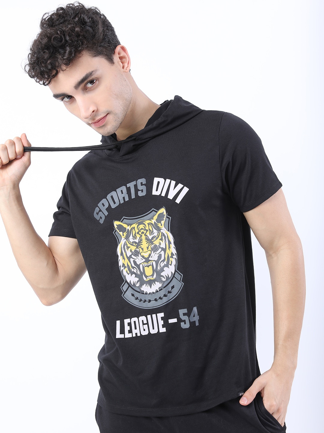 

HIGHLANDER Men Black Typography Printed Slim Fit T-shirt