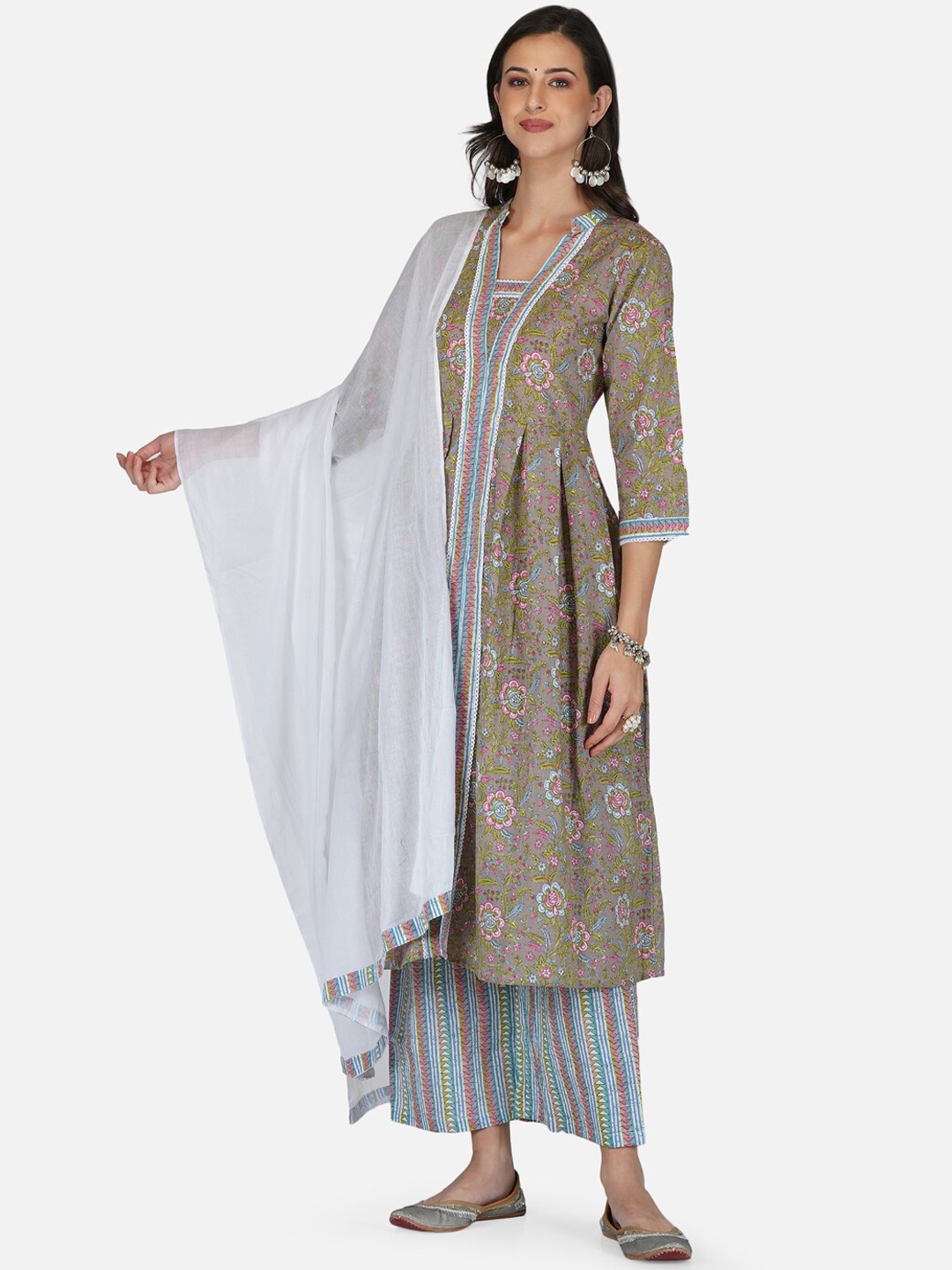 

METRO-FASHION Women Beige Floral Printed Thread Work Pure Cotton Kurta with Trousers & With Dupatta