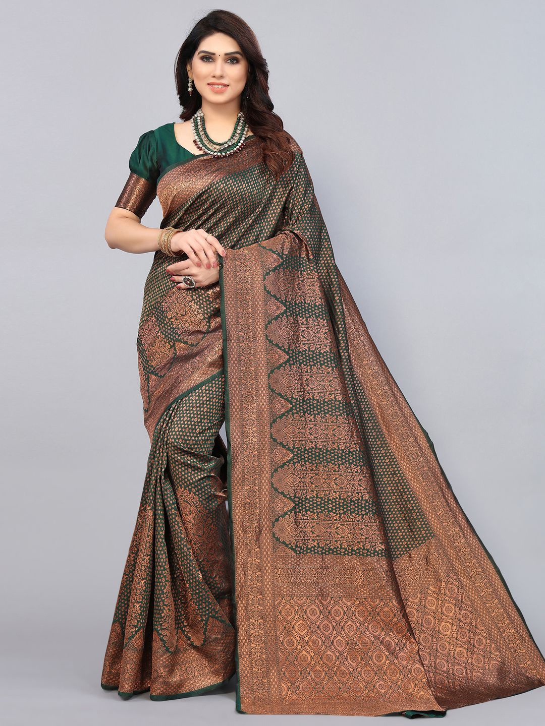 

Mitera Green & Gold-Toned Ethnic Motifs Zari Banarasi Saree