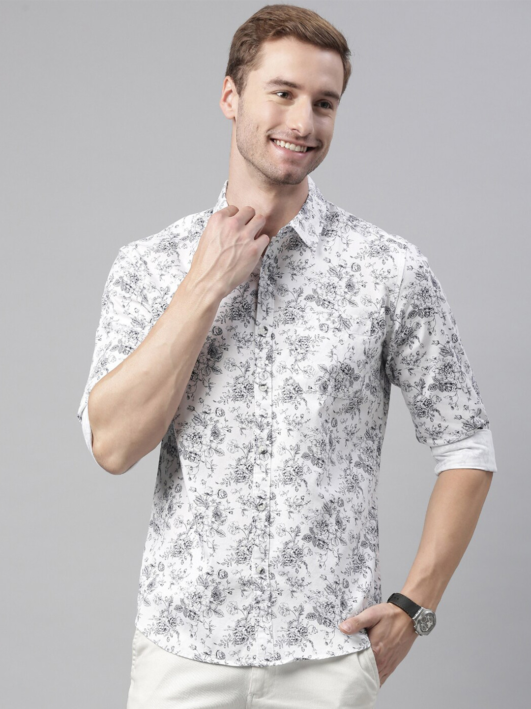 

Chennis Men White Slim Fit Floral Printed Casual Shirt
