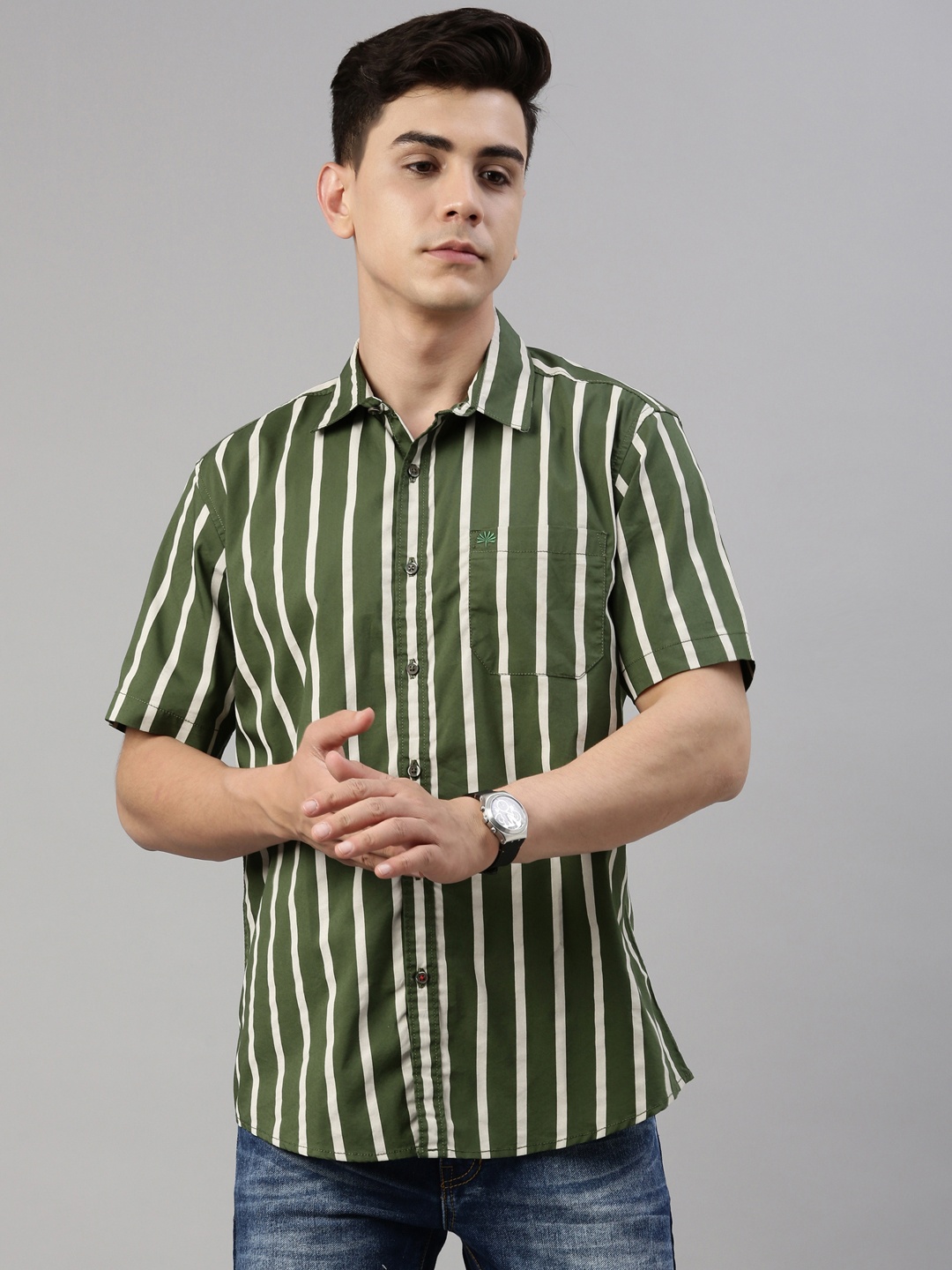 

Chennis Men Green &White Slim Fit Striped Casual Shirt