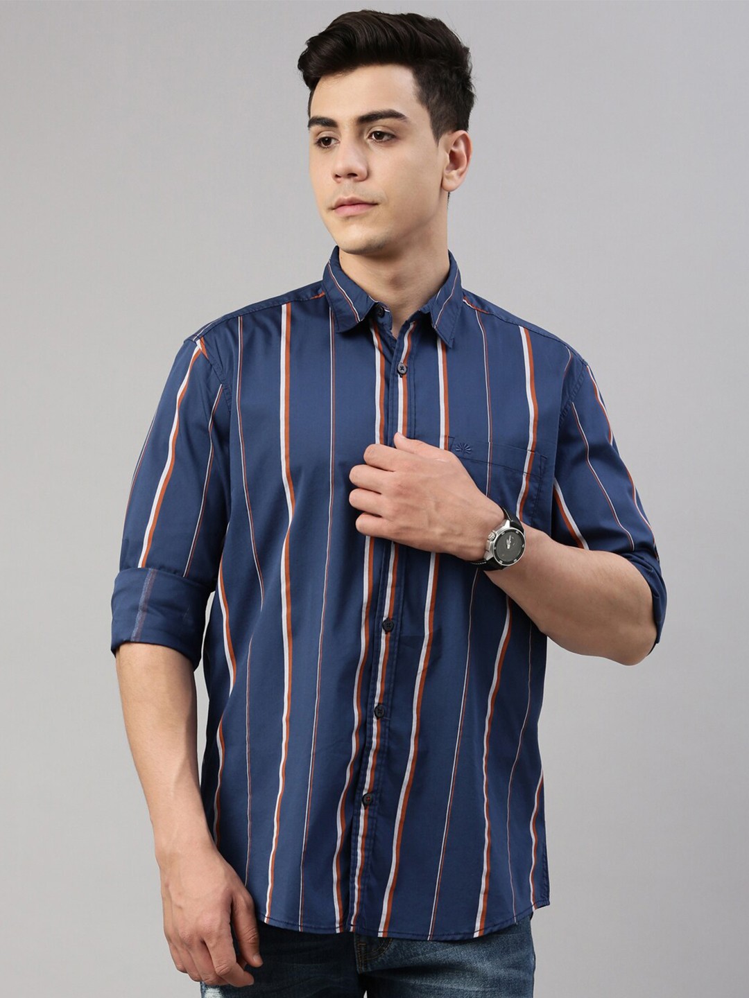 

Chennis Men Navy Blue Slim Fit Striped Casual Shirt