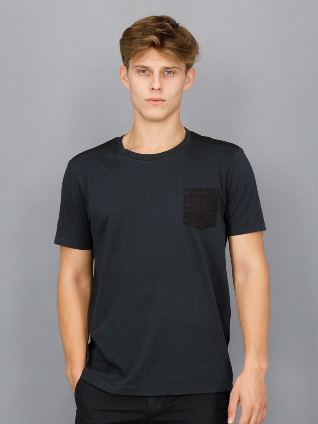 

FREESOUL Men Black Cotton T-shirt