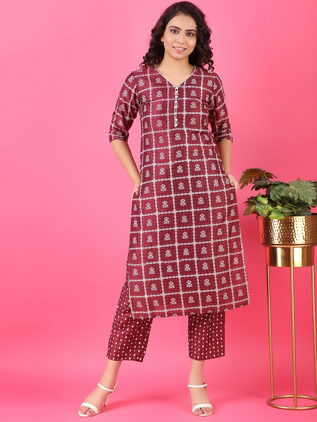 

V TRADITION Women Maroon Floral Printed Kurta with Trousers