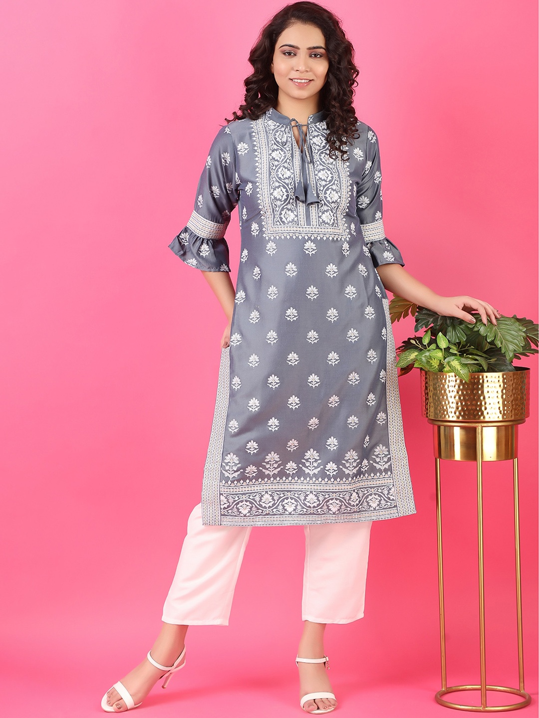 

V TRADITION Women Grey Floral Printed Kurta with Trousers