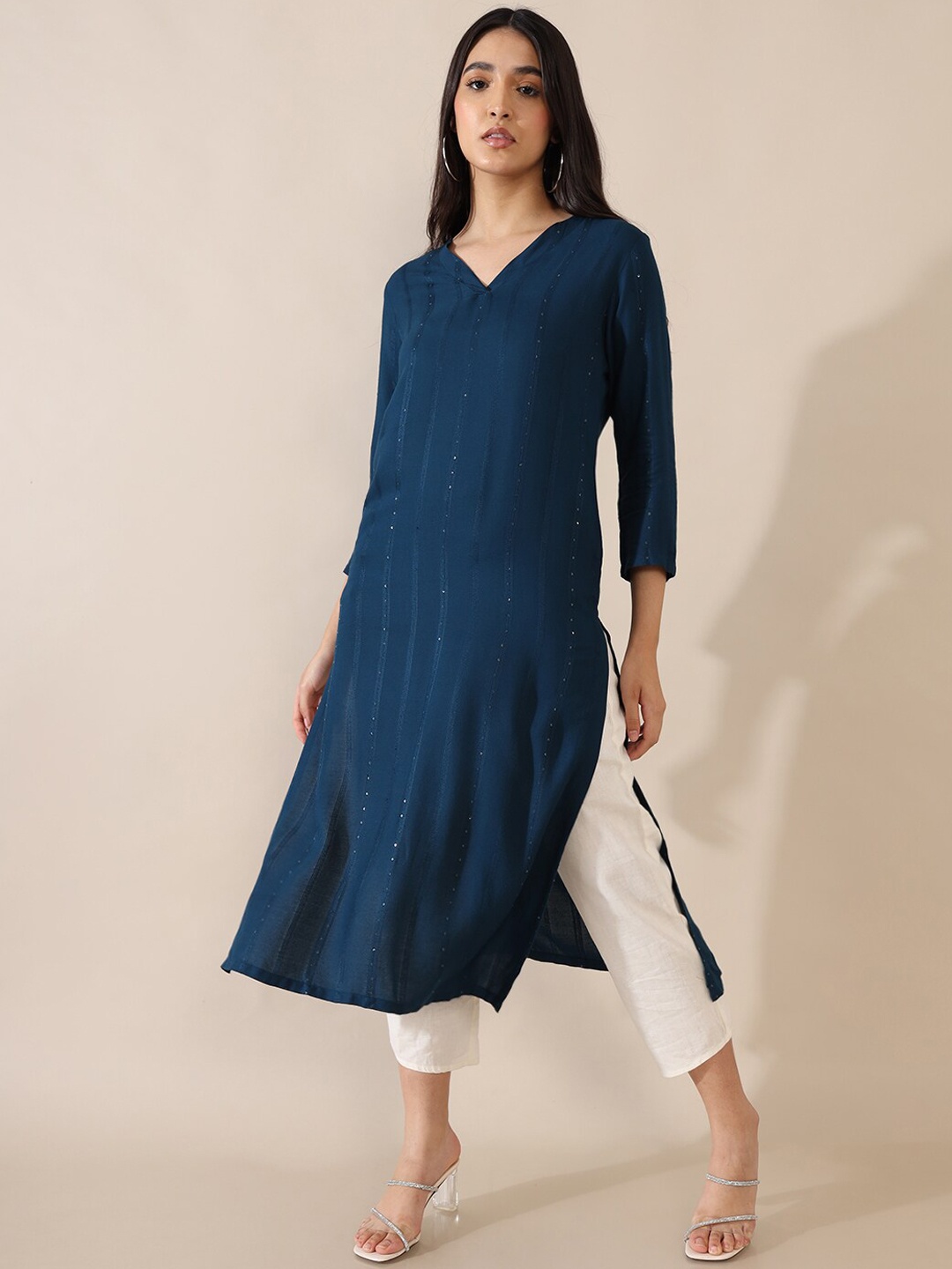 

Saaki Women Navy Blue Embellished Thread Work Kurta
