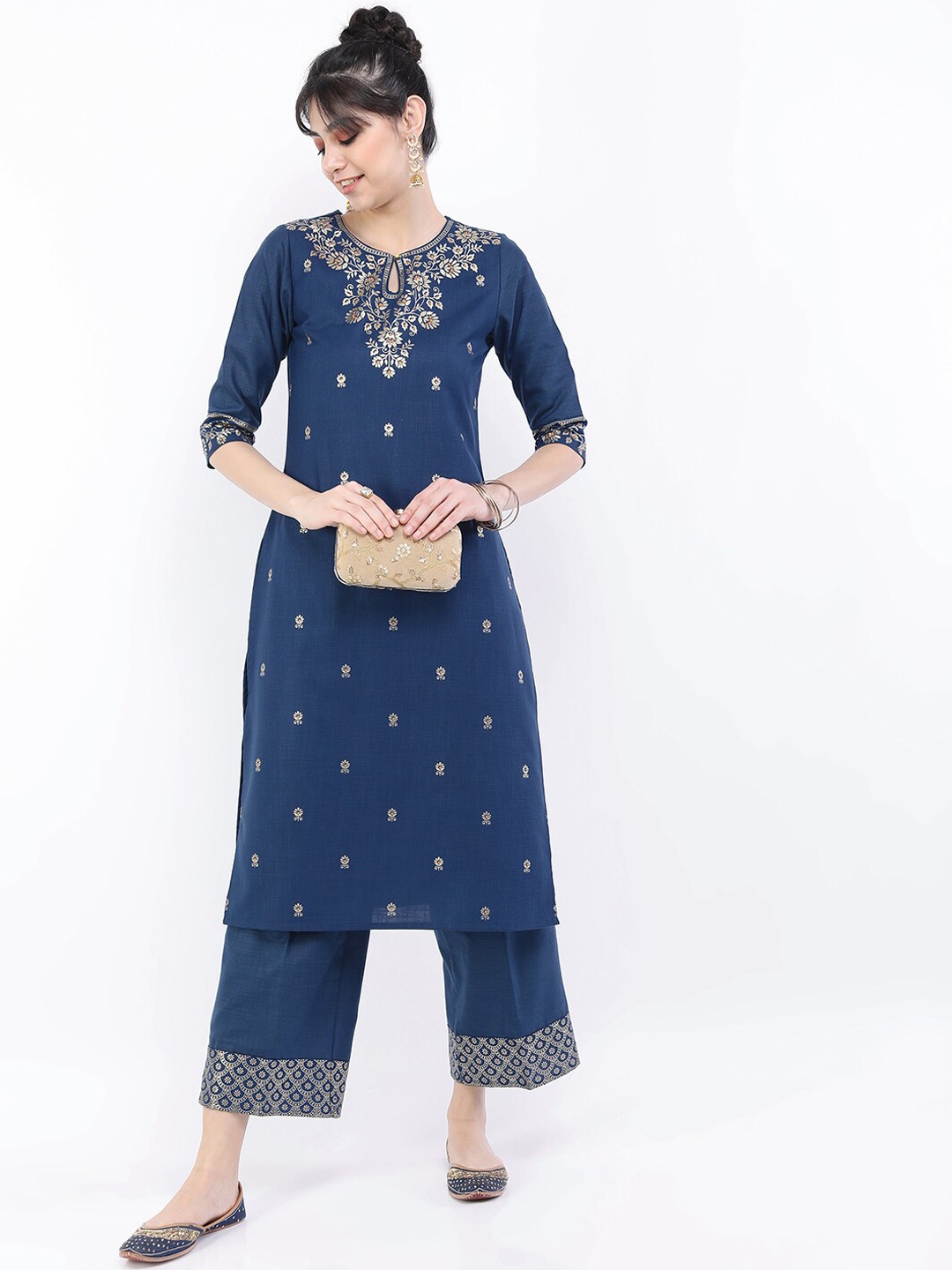 

Vishudh Women Teal Floral Kurta with Palazzos