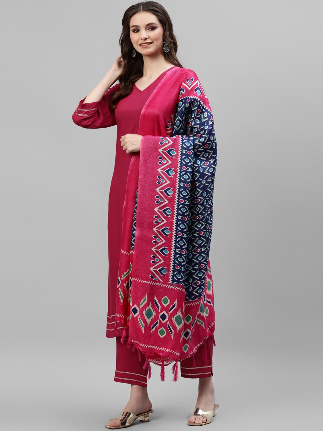 

DEEBACO Women Magenta Kurta with Pyjamas & With Dupatta