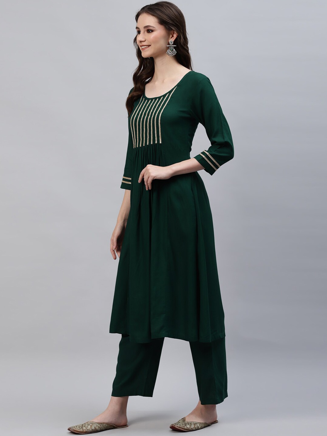 

DEEBACO Women Green Kurta with Pyjamas & With Dupatta