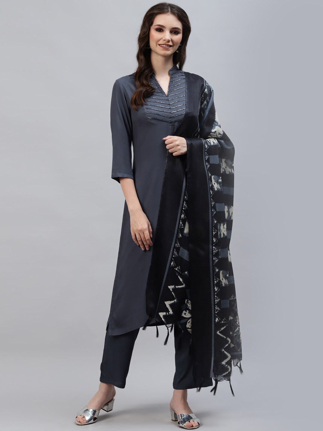 

DEEBACO Women Grey Kurta with Pyjamas & With Dupatta