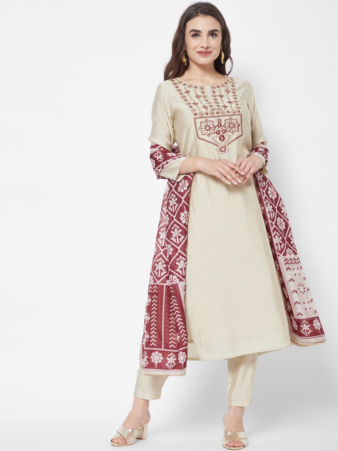 

HEEPOSH Women Floral Gotta Patti Chanderi Silk Kurta with Palazzos & With Dupatta, Beige