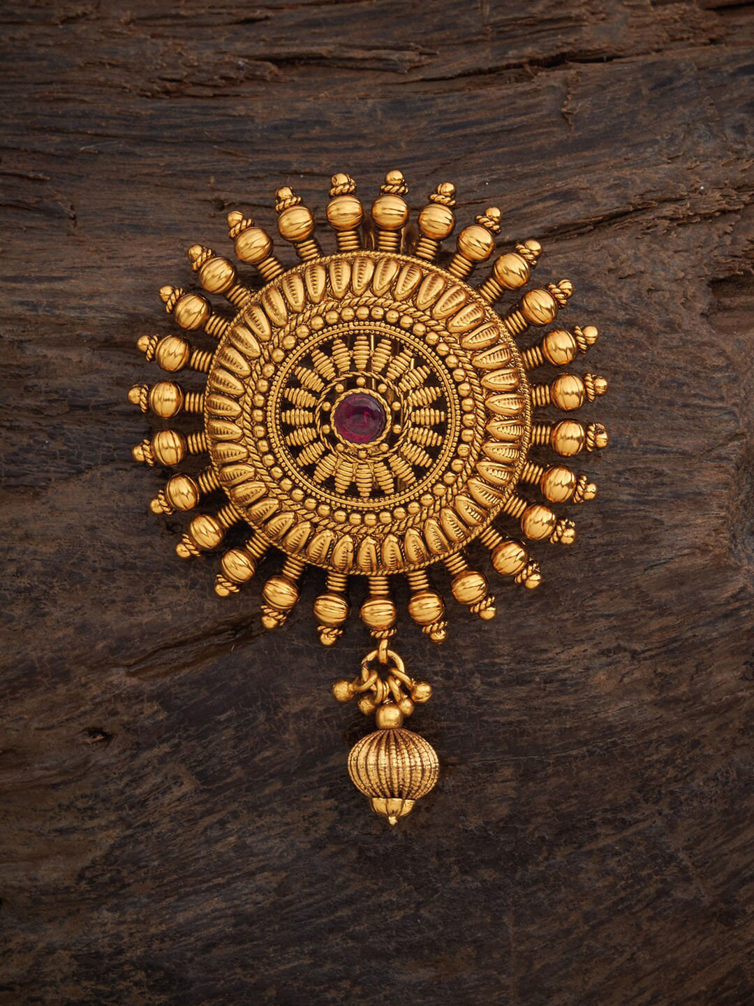 

Kushal's Fashion Jewellery Women Gold-Toned & Red Embellished Hair Accessory