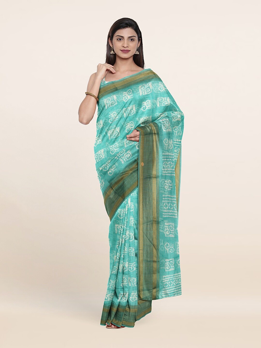 

Pothys Green & White Ethnic Motifs Cotton Saree
