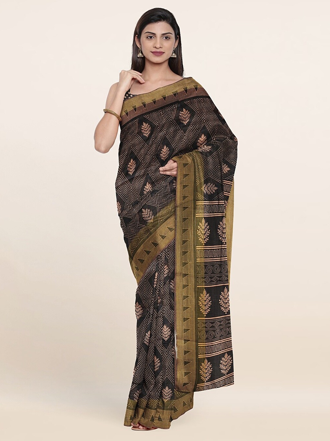 

Pothys Black & Brown Floral Printed Cotton Saree