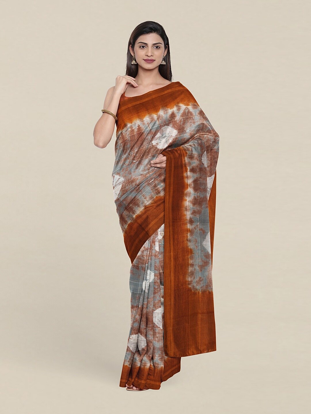 

Pothys Grey & White Bandhani Saree