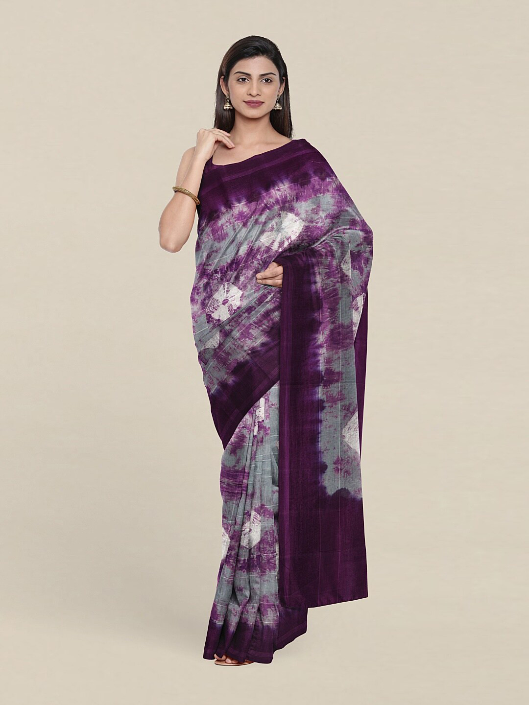 

Pothys Grey & White Bandhani Saree