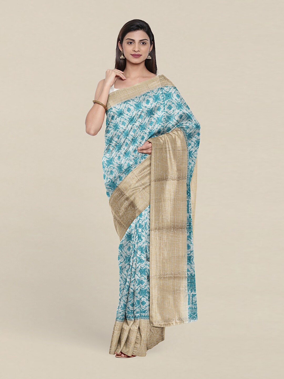 

Pothys Blue & White Floral Printed Zari Saree