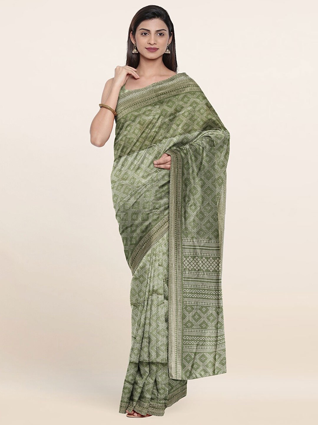 

Pothys Green & White Printed Saree