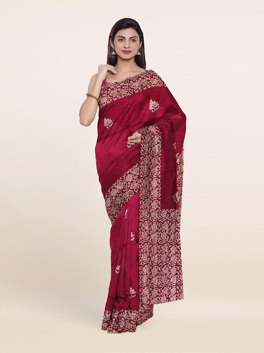 

Pothys Magenta & White Floral Printed Saree