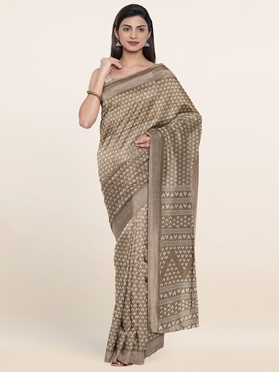 

Pothys Grey & Cream-Coloured Saree