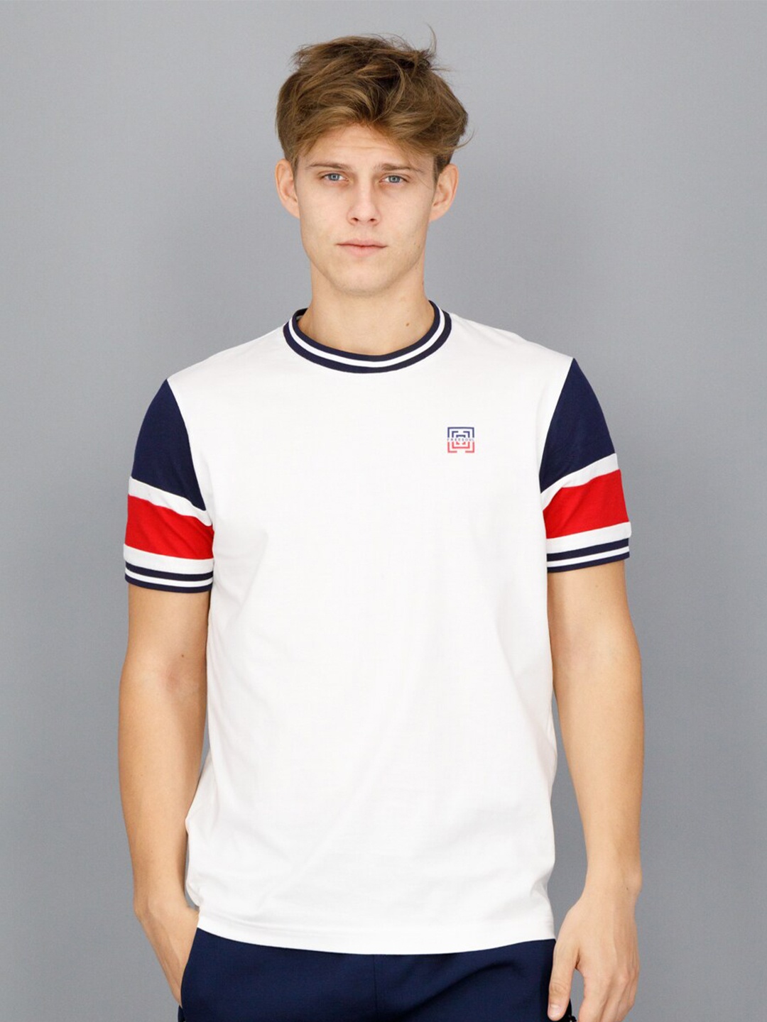 

FREESOUL Men White & Blue Pure Cotton T-shirt