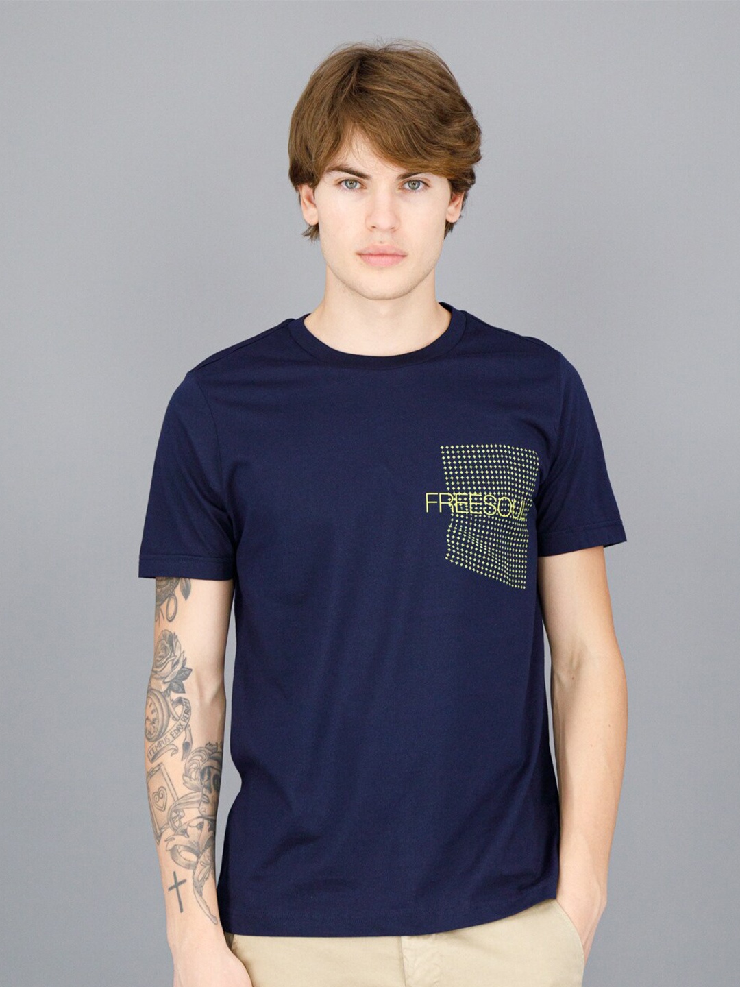 

FREESOUL Men Blue Typography Printed Pure Cotton T-shirt