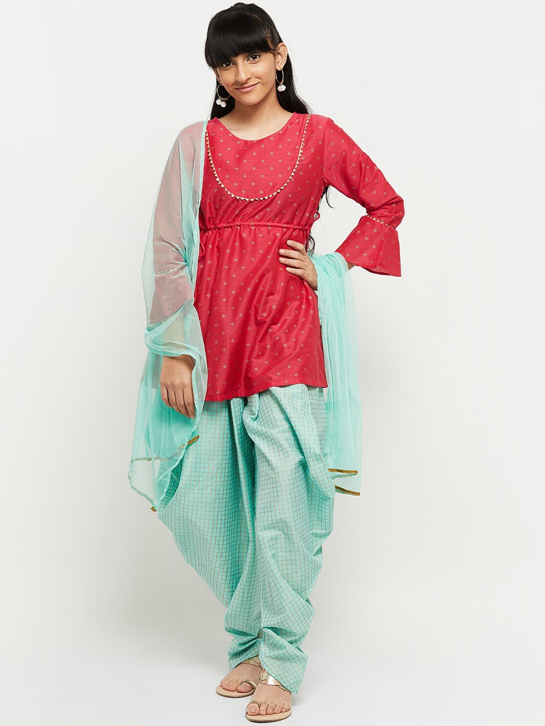 

max Girls Pink Printed Kurti with Dhoti Pants & With Dupatta