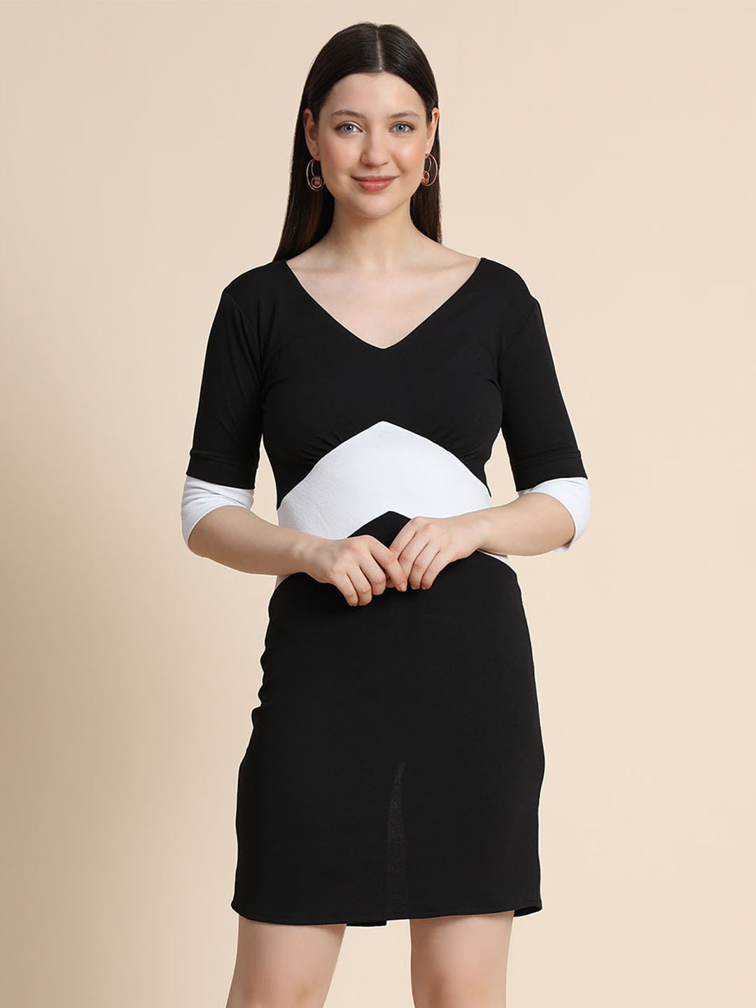 

KERI PERRY Black T-shirt Dress