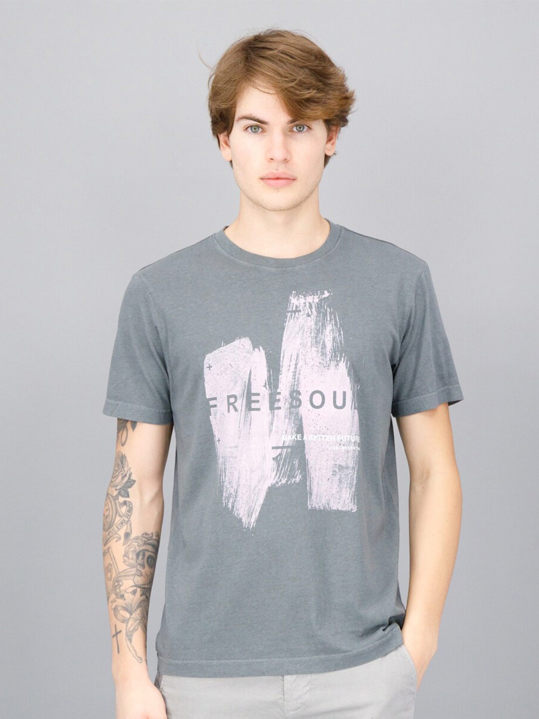 FREESOUL Men Typography Printed T-shirt, Grey