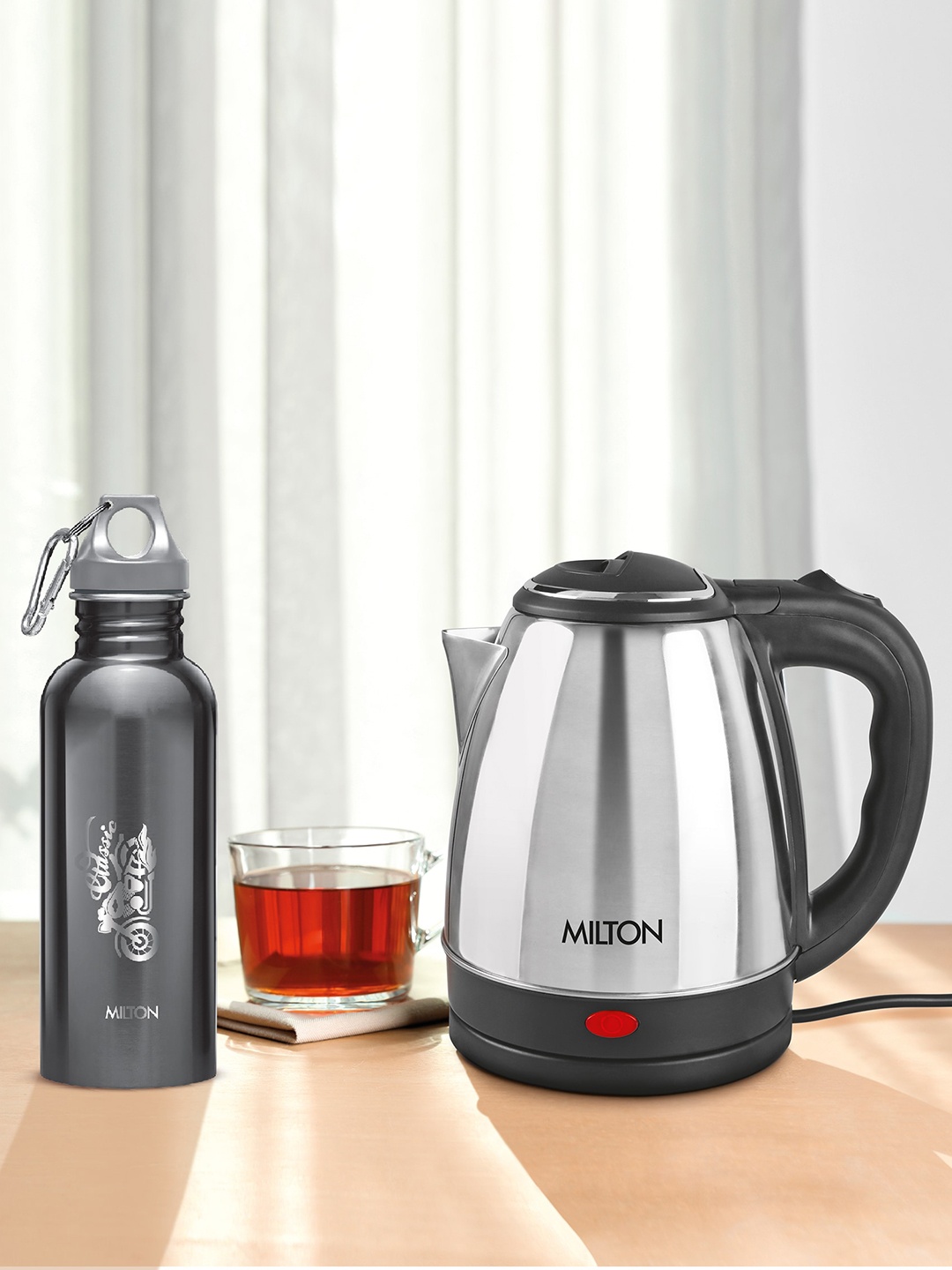 

Milton Black Combo Set Go Electro 1.5 Ltrs Electric Kettle & Thermos Alive 750 ml, Silver