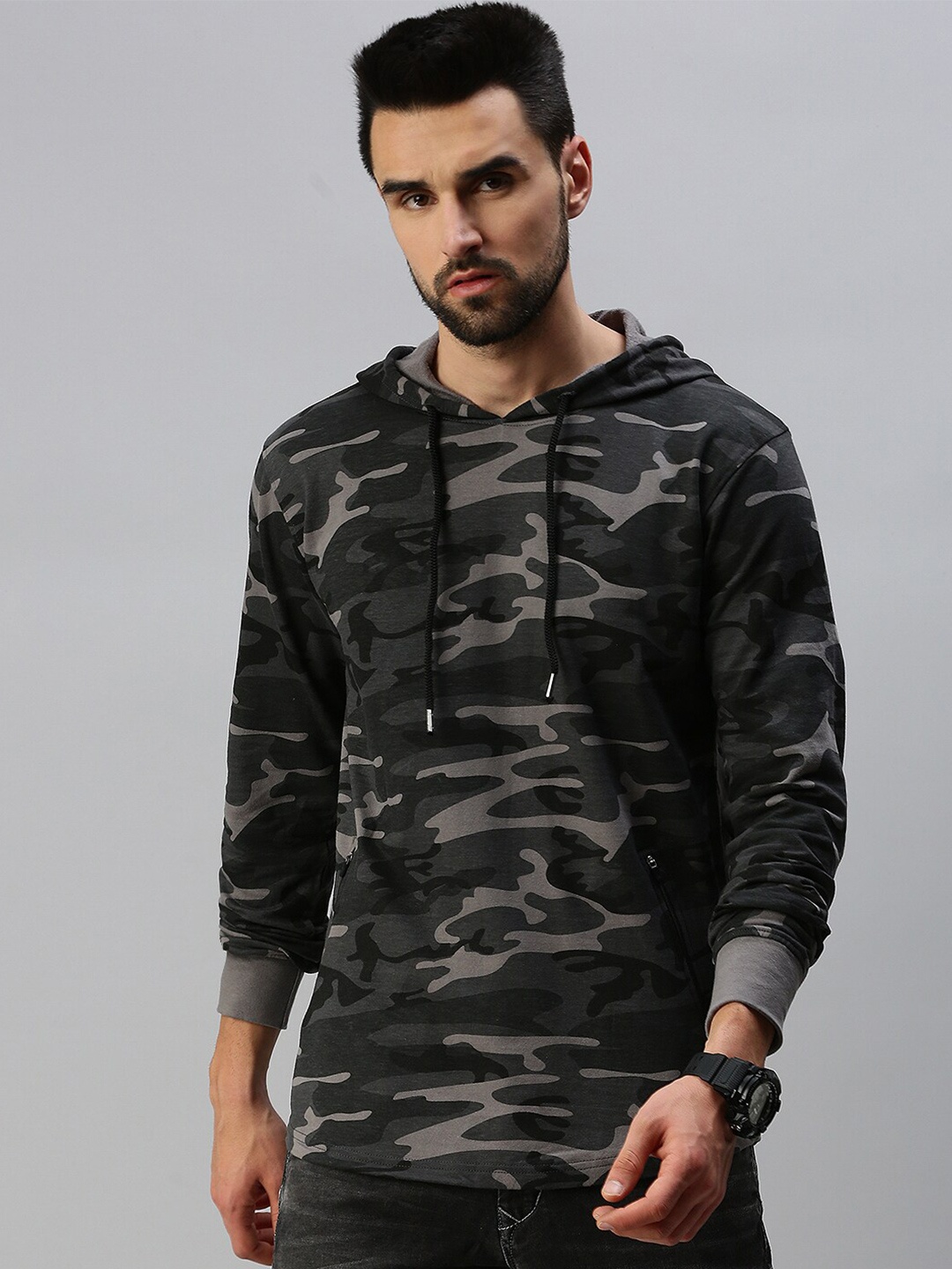 

PEPPYZONE Men Grey Camouflage Printed Hooded Sweatshirt