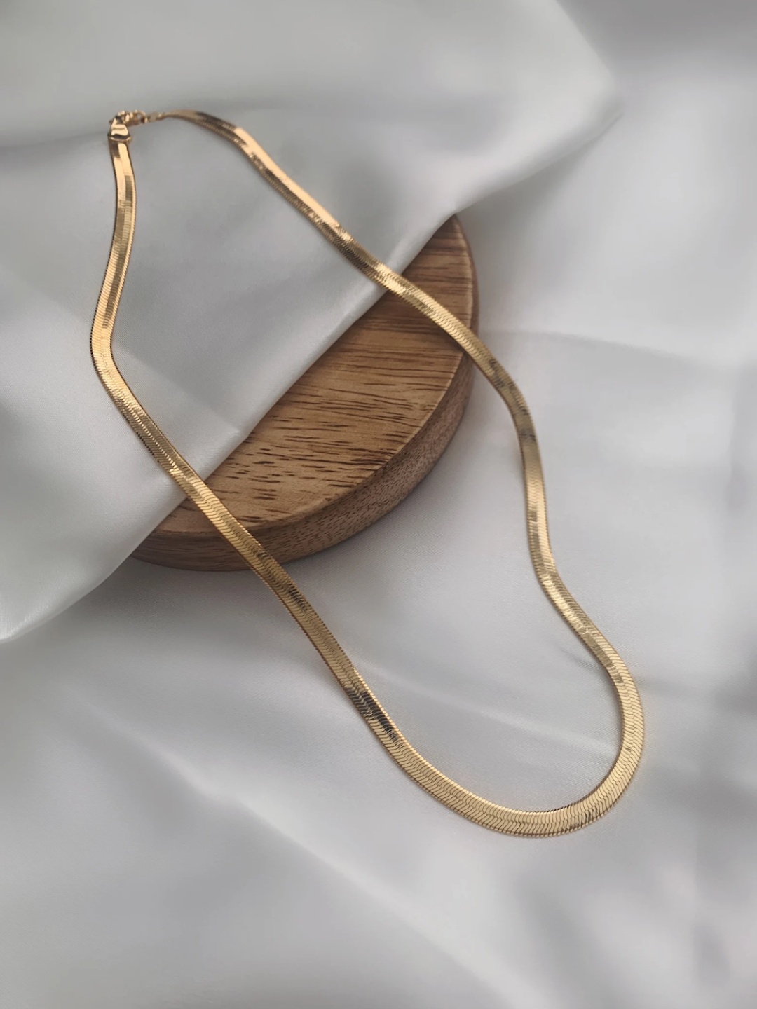 

Mueras Women Gold-Toned Gold-Plated Chain