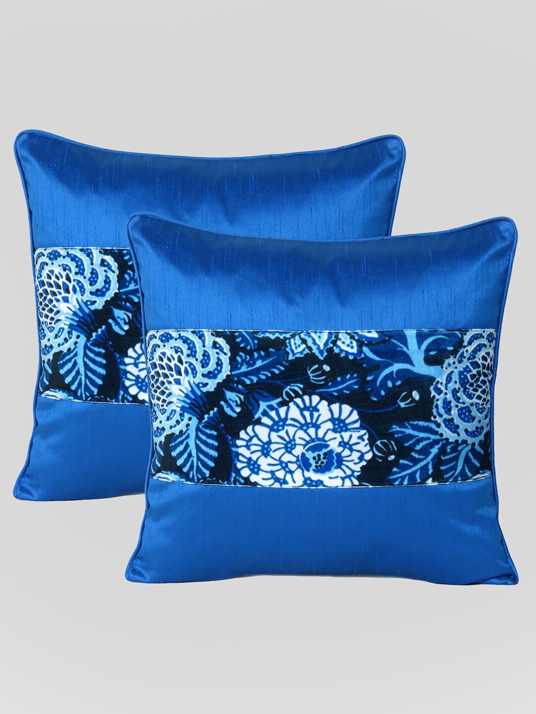 

OUSSUM Blue & White Set of 2 Floral Velvet Square Cushion Covers