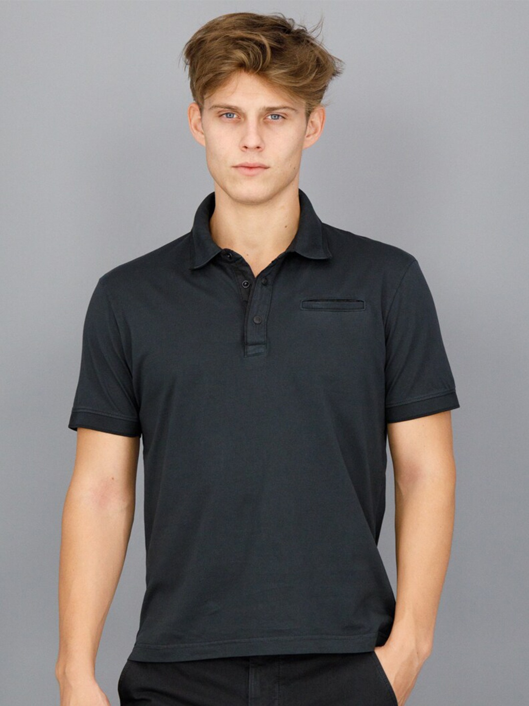 

FREESOUL Men Black Polo Collar T-shirt