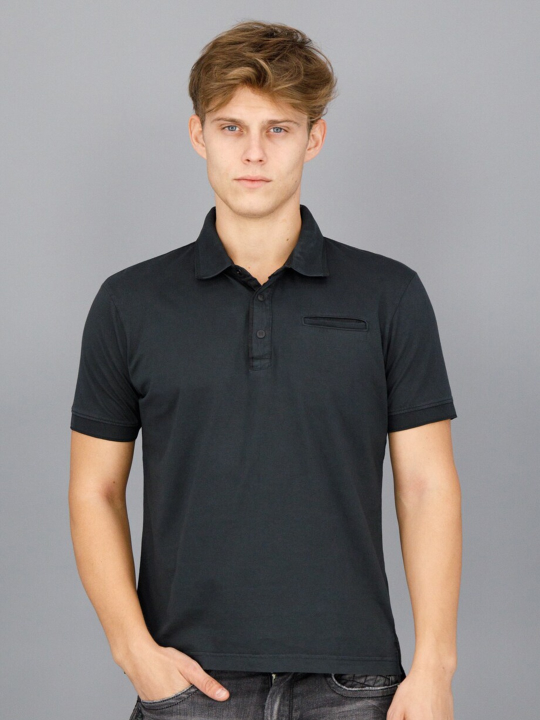 

FREESOUL Men Black Polo Collar T-shirt