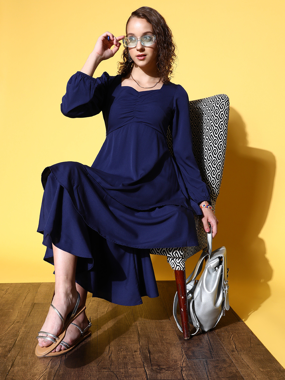 

Berrylush Women Navy Blue Solid Vacay Attire