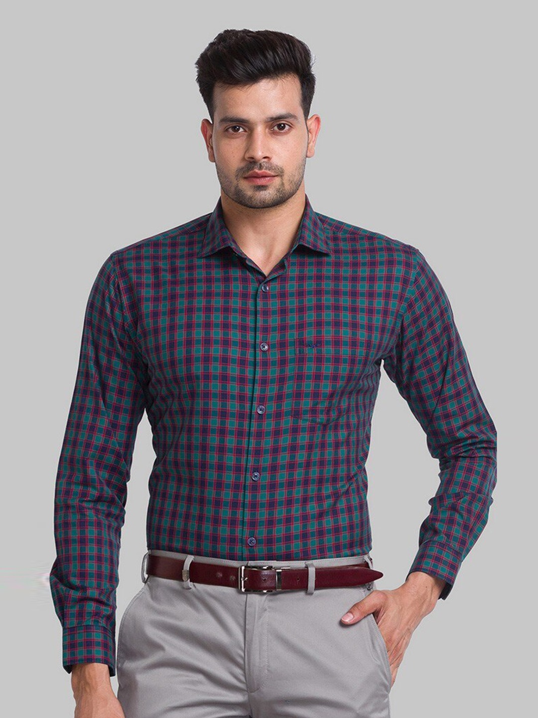

Park Avenue Men Green Slim Fit Checked Formal Shirt