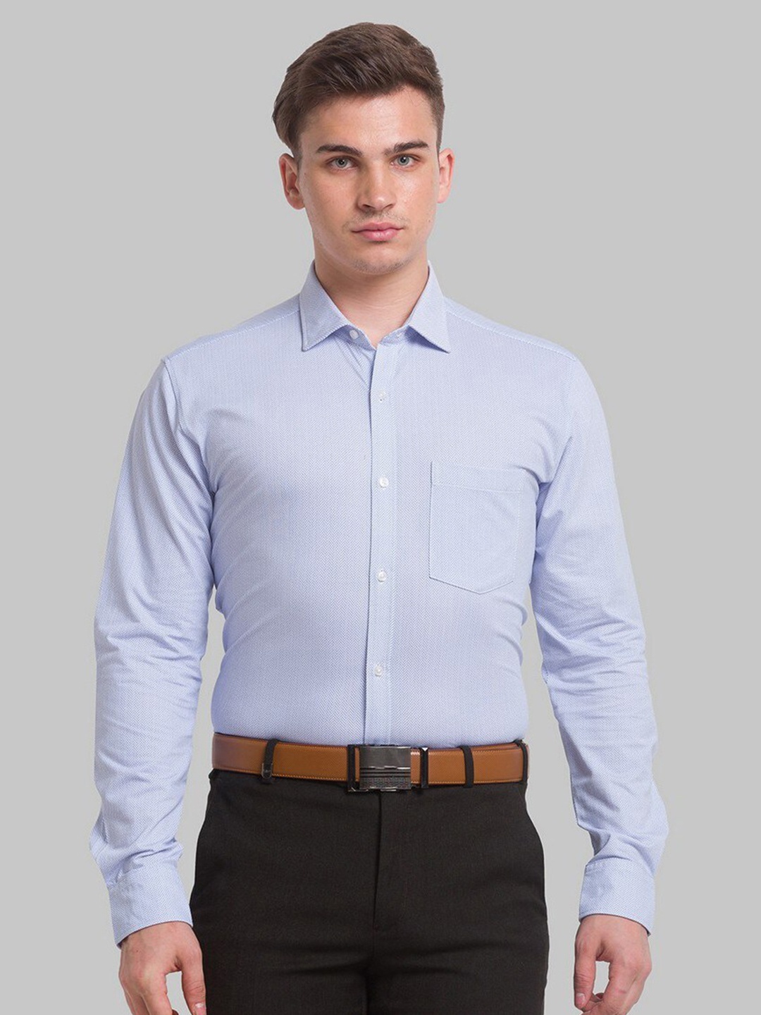

Park Avenue Men Blue Slim Fit Chevron Printed Organic Cotton Formal Shirt