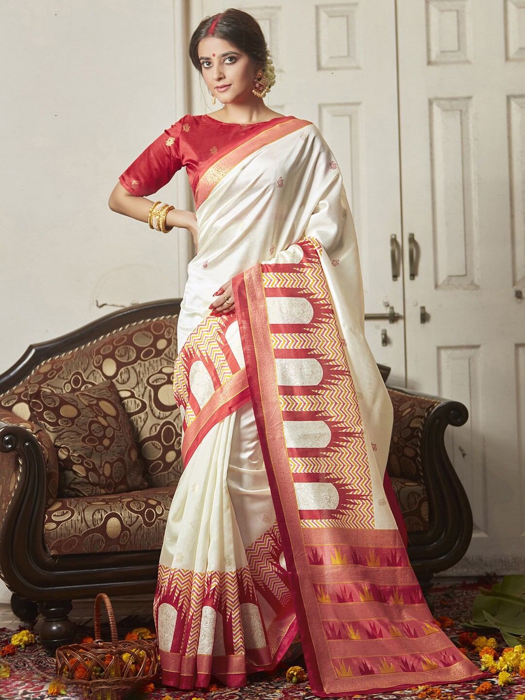 

Saree mall Off White & Red Ethnic Motifs Zari Silk Blend Banarasi Sarees