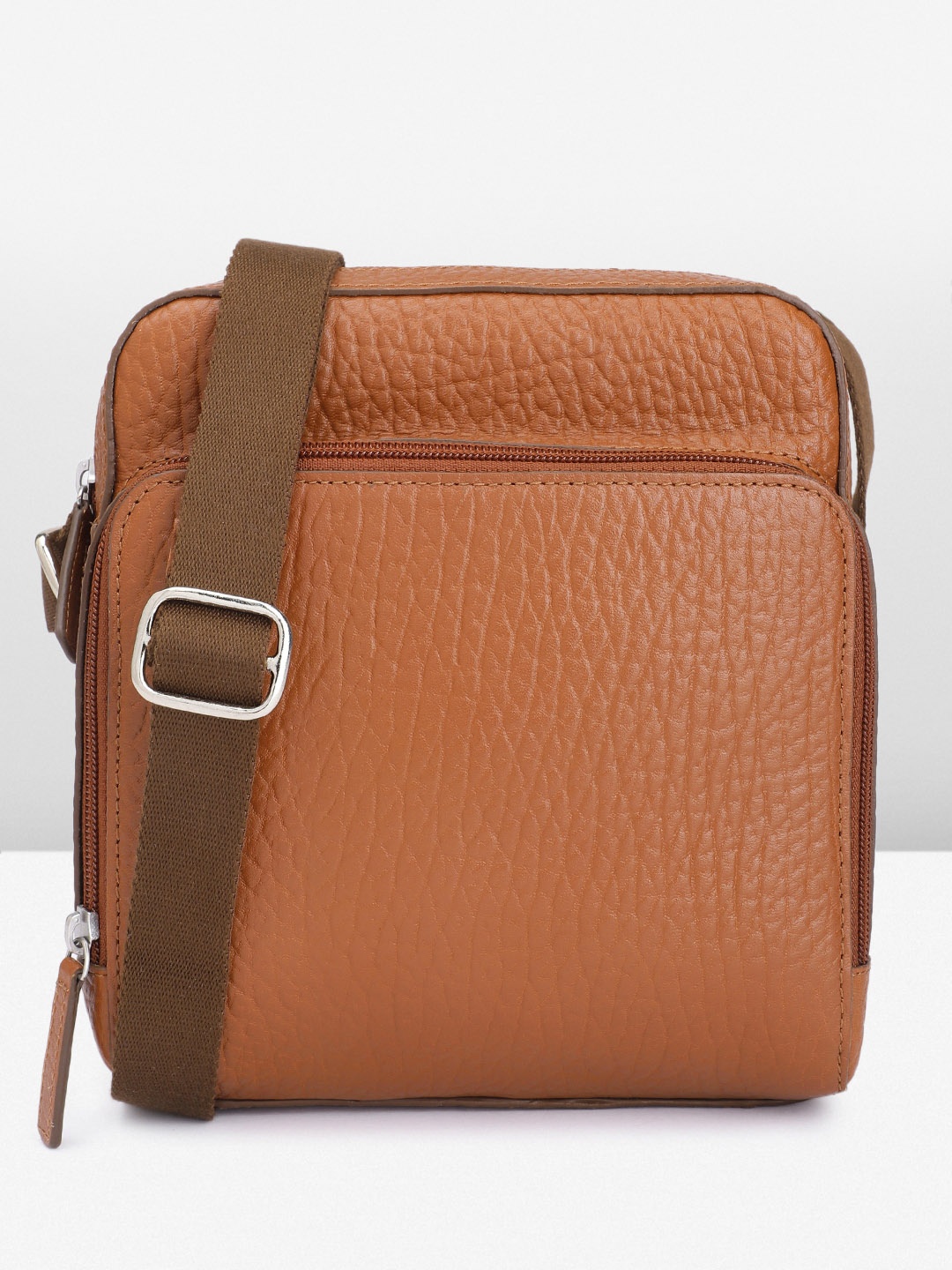 

Hidesign Men Textured Messenger Bag, Tan