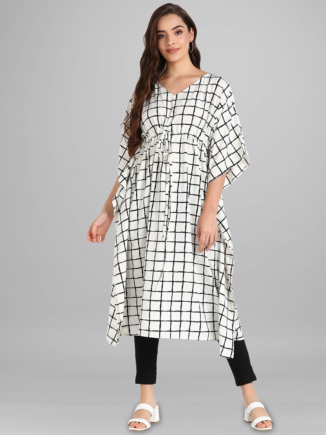 

Fashfun Women Checked Extended Sleeves Kaftan Kurta, White