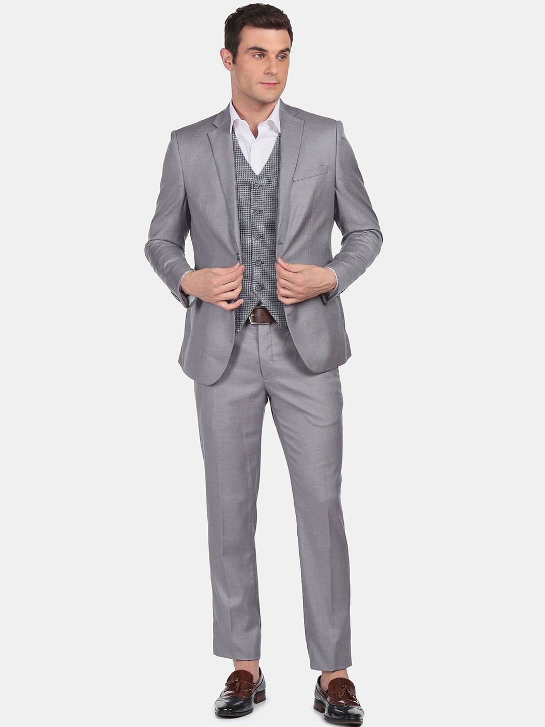 

Arrow Men Solid Single-Breasted Three-Piece Formal Suit, Grey