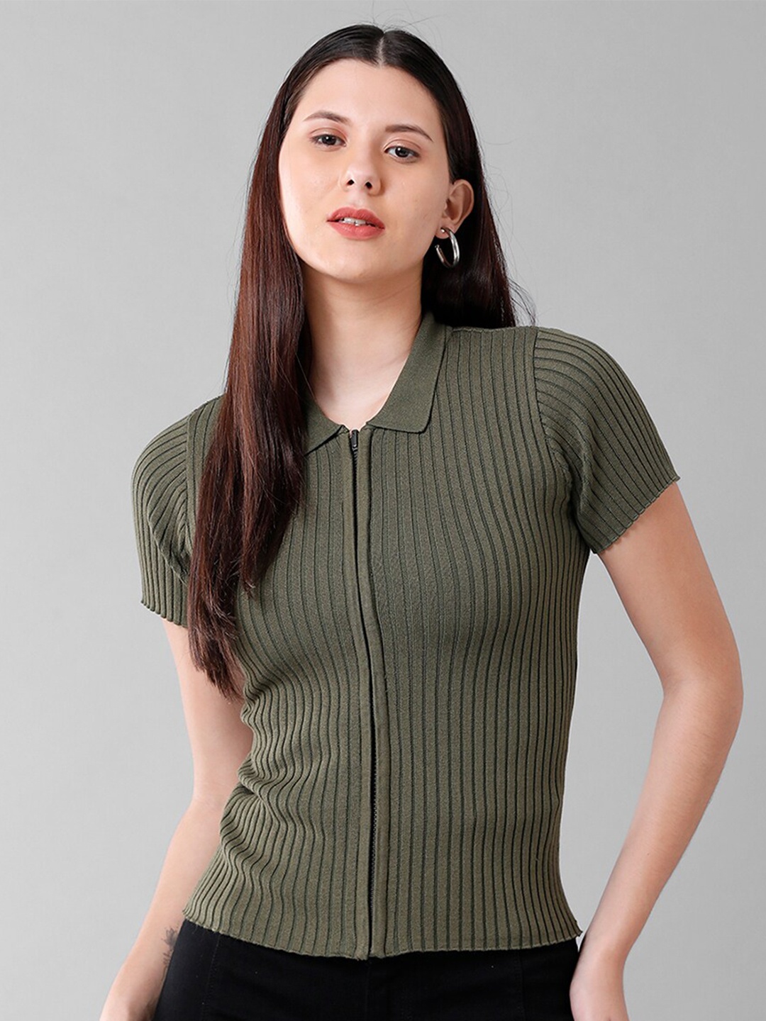 

IDENTITI Green Solid Ribbed Fitted Top